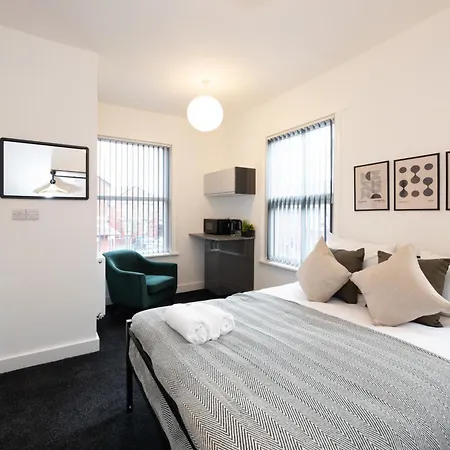 호텔 Private Ensuite With Kitchen Access By Irwell 맨체스터