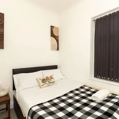 Charming Victorian Retreat 4br House In *