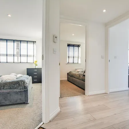 New Stylish Free Parking Sleeps 5 Or 6 Appartement *