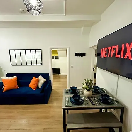 Stylish Old Trafford 2br Apartment, Free Parking, Near Stadium & Centre Apartmán Manchester