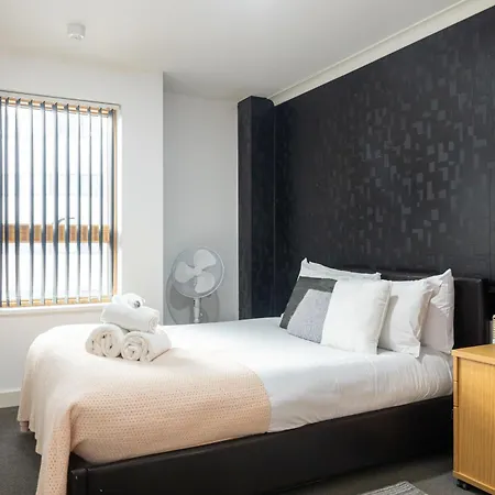 Stylish With Balcony & Views Manchester