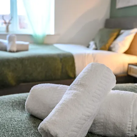 Appartement Cosy 4-bed House, Garden, Free Parking & Wifi