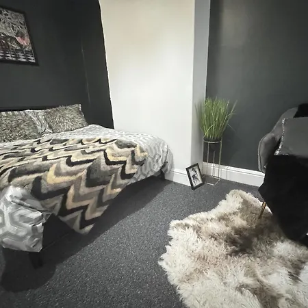 Near Ethiad Stadium Holiday home Manchester