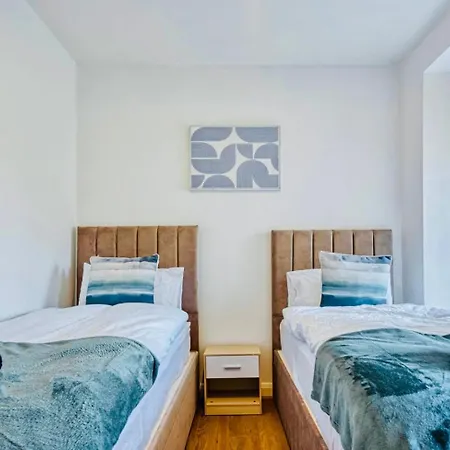 Cosy In The Heart Of Downtown With Parking * Manchester