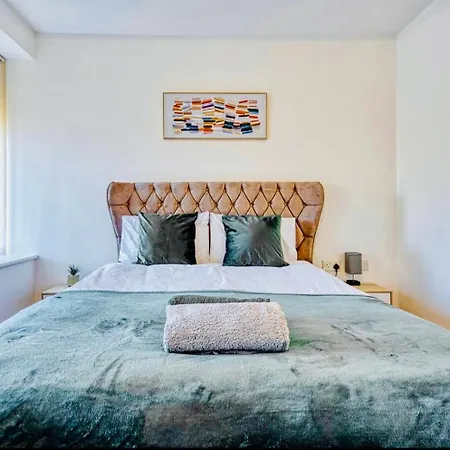 Apartment Cosy In The Heart Of Downtown With Parking Manchester