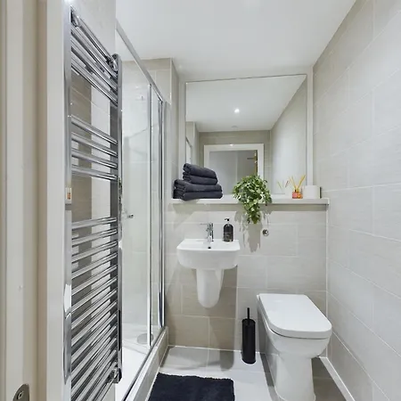 Comfortable In Cheltenham *