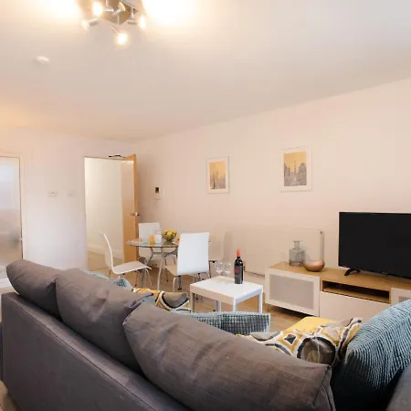 2br, Smart Tv, Self Check-in, Coffee Machine *