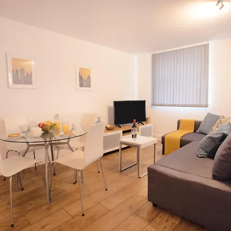 2br, Smart Tv, Self Check-in, Coffee Machine * مانشستر