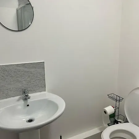 Elegant 1br Near Trafford Centre Διαμέρισμα