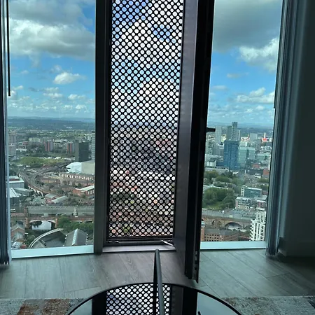 Ahg Luxury Tower Suite - Stunning City Views At Central Manchester