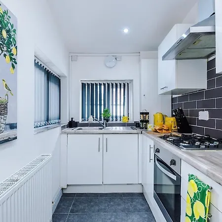 Luxury 3br En-suite, Near *