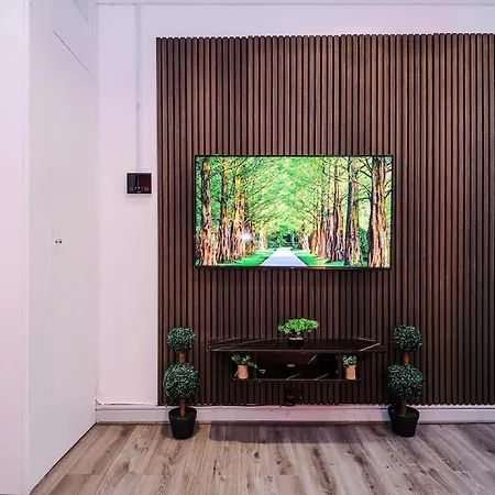 Luxury 3br En-suite, Near