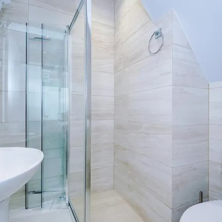 Luxury 3br En-suite, Near