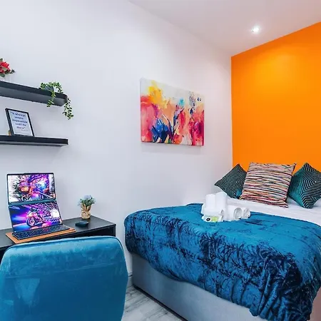 Luxury 3br En-suite, Near Nyaraló Manchester
