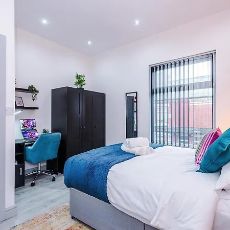 Luxury 3br En-suite, Near Nyaraló Manchester