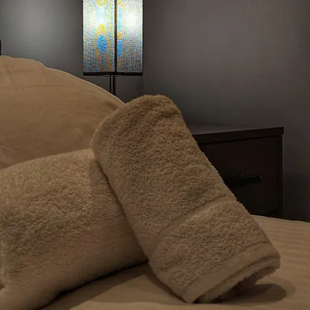 Beautiful 5 Bedroom Sleeps 12 People In בית נופש מנצ'סטר