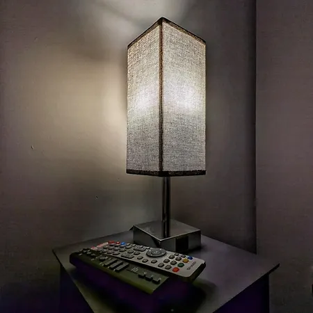 Beautiful 5 Bedroom Sleeps 12 People In בית נופש