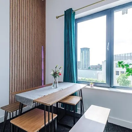 Free Parking, Sleeps 6, Stylish In Salford Quays アパート *