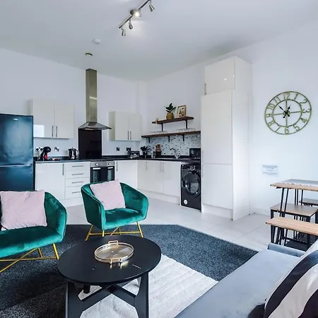 Free Parking, Sleeps 6, Stylish In Salford Quays Appartement *