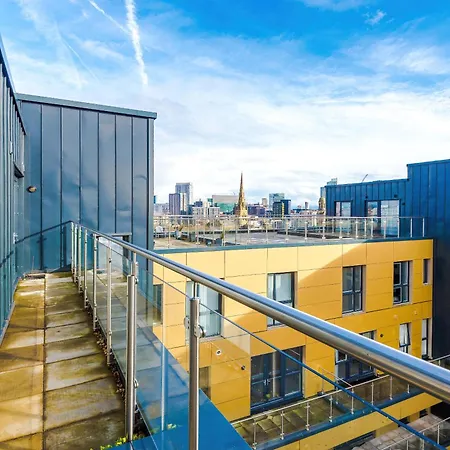Apartman 2 Bedroom Penthouse With Balcony By Host A Manchester