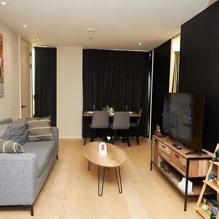 Luxury 2 Bed With Balcony *