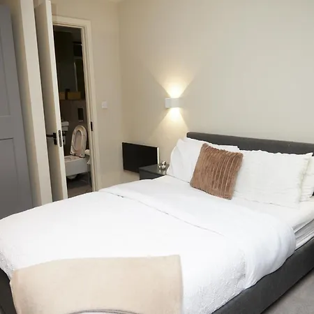 Luxury 2 Bed With Balcony