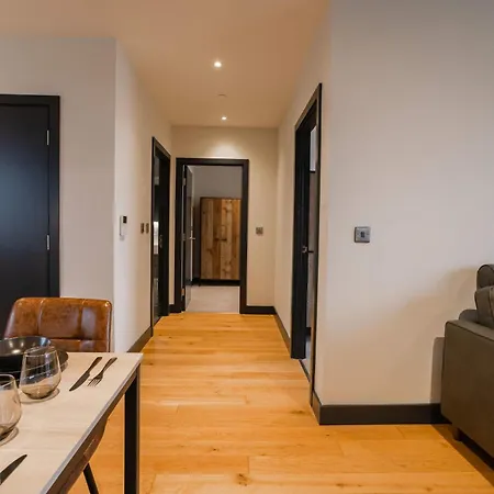 Marron 2br & Walks