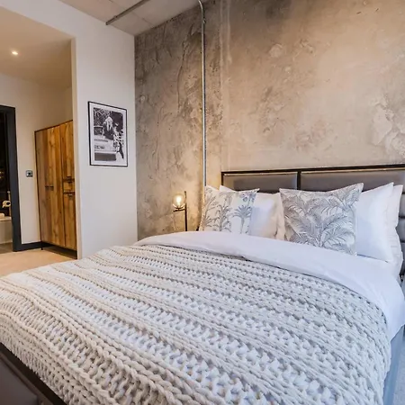 Marron 2br & Walks