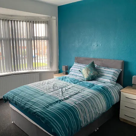 Beautiful Spacious - Private Parking - Large Garden - Great Location Prázdninový dům Manchester