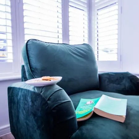 Charming 1br House In Eccles With Free Parking Holiday home