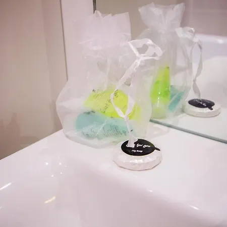 Charming 1br House In Eccles With Free Parking *