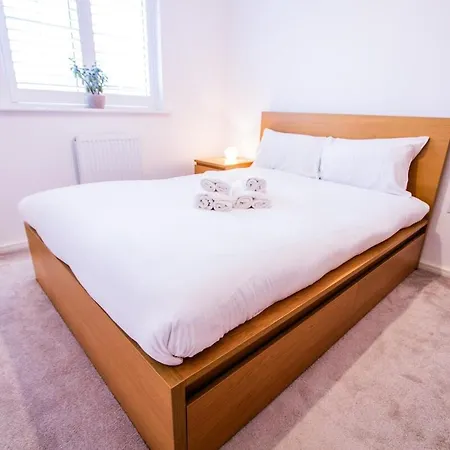 Charming 1br House In Eccles With Free Parking Holiday home *