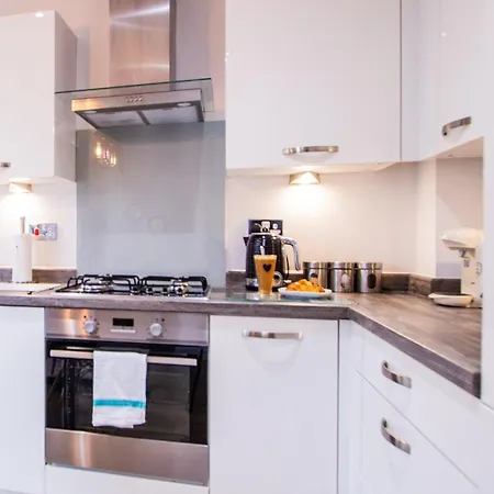 Charming 1br House In Eccles With Free Parking Holiday home *