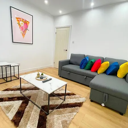 Betahouse -3br -pool Table -free Parking -spacious *