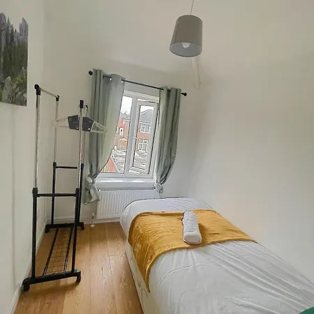 Betahouse -3br -pool Table -free Parking -spacious