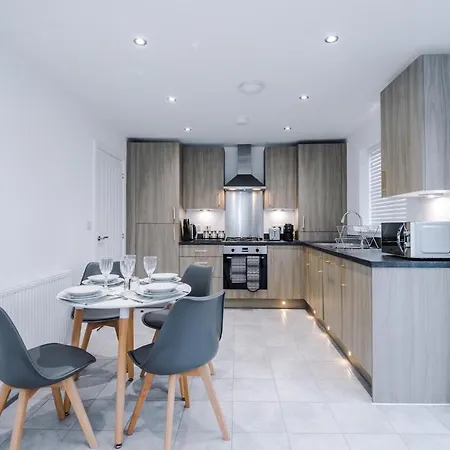 Stylish 3-bedroom House - Brand New Casa de Férias Manchester
