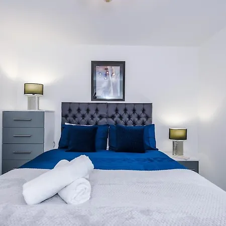 Casa de Férias Stylish 3-bedroom House - Brand New Manchester