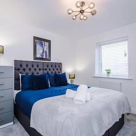 Stylish 3-bedroom House - Brand New