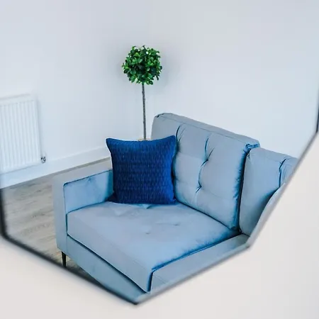 Stylish 3-bedroom House - Brand New Manchester