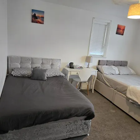 Elsham Gardens - Shared Facilities Guest house *