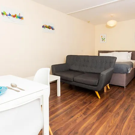 Cosy Stretford In A Prime Location Апартаменты