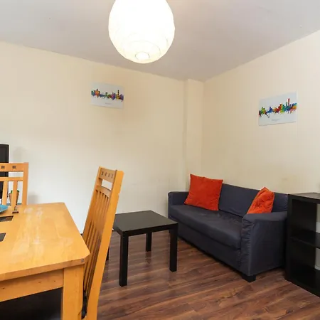 Cosy Stretford In A Prime Location Апартаменты Манчестер