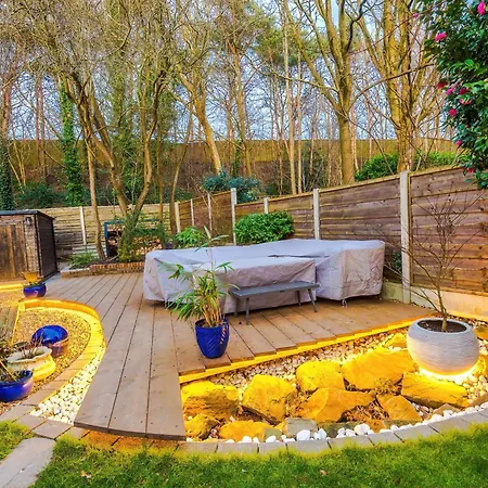 Unique In Northenden Urban Oasis Sleeps 8 *