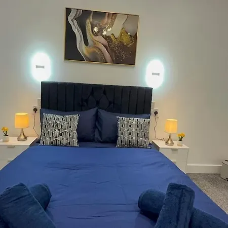 Casa de Férias Cozy 5-bed Caldecott Stays-sleep 6 *