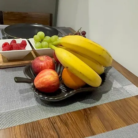 Dom wakacyjny Cozy 5-bed Caldecott Stays-sleep 6 Manchester