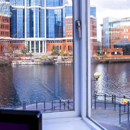 Great 2bed In Salford Quays With Water View *