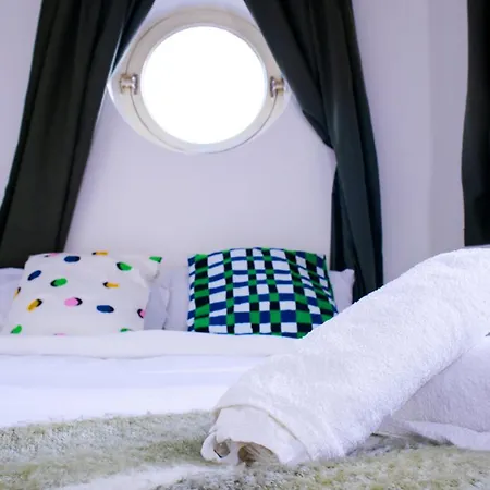 Great 2bed In Salford Quays With Water View *