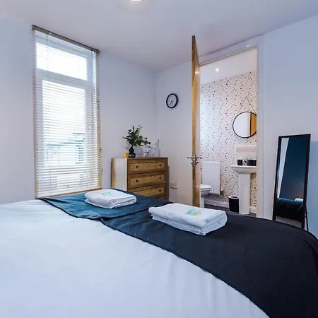 Three Bedroom House By Brookland Serviced Short Lets With Free Wifi * Manchester