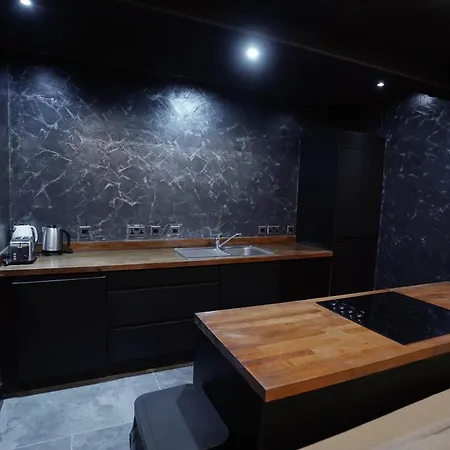 Nero Sleeps Fourteen Apartmán *