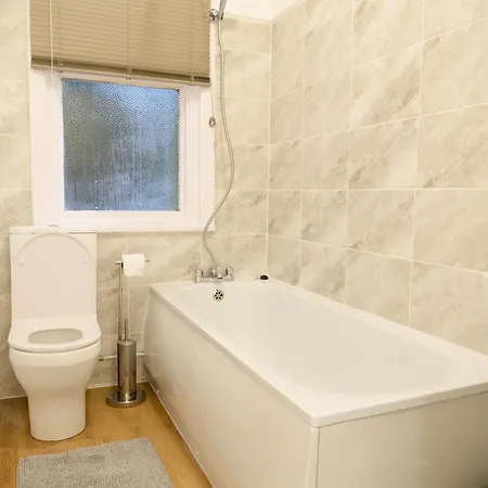 Aqua Springs, 2 Bedroom Sofa Bed, Sleeps 6, 1st Floor Apartment, Near Didsbury Apartman Manchester